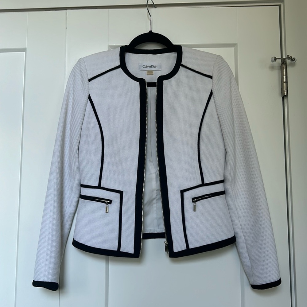 Calvin Klein white blazer | size 0